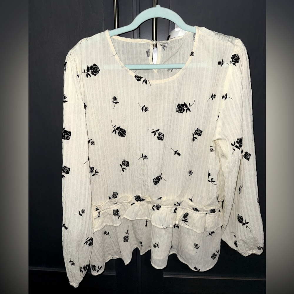 Piper & Scoot Floral Black and Cream Women's Top